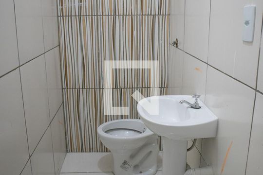 Banheiro 2 de casa para alugar com 1 quarto, 40m² em Vila Isolina Mazzei, São Paulo
