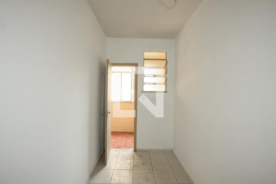 Quarto de Serviço de apartamento para alugar com 3 quartos, 65m² em Pilares, Rio de Janeiro