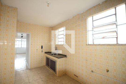 Cozinha de apartamento para alugar com 3 quartos, 65m² em Pilares, Rio de Janeiro