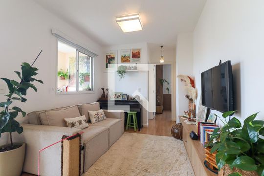 Sala de apartamento para alugar com 2 quartos, 54m² em Capão Raso, Curitiba