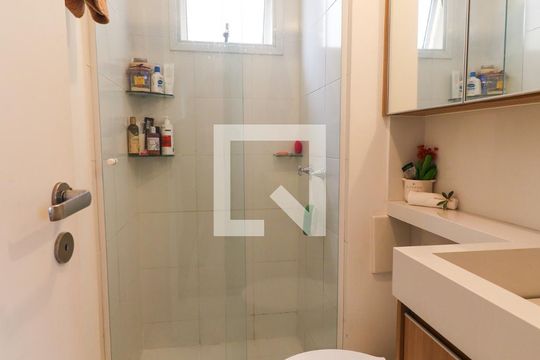 Banheiro Social de apartamento para alugar com 2 quartos, 54m² em Capão Raso, Curitiba