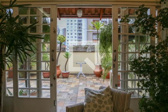 Vista da Sala de casa à venda com 3 quartos, 212m² em Perdizes, São Paulo