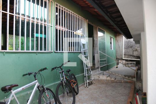 Área Externa de casa à venda com 3 quartos, 173m² em Pindorama, Belo Horizonte