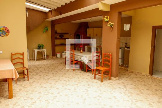 Área comum de casa à venda com 3 quartos, 227m² em Pestana, Osasco