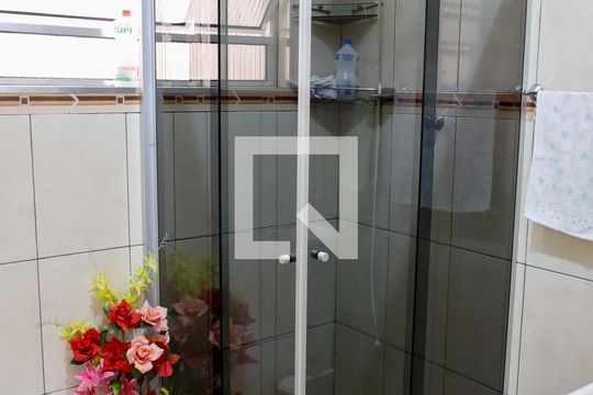 Banheiro de casa à venda com 3 quartos, 227m² em Pestana, Osasco