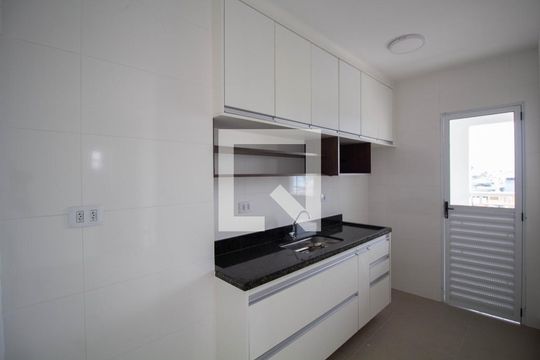 Cozinha de apartamento para alugar com 2 quartos, 70m² em Vila Danubio Azul, São Paulo