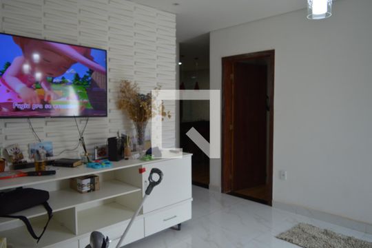Sala de casa à venda com 2 quartos, 240m² em Tropical, Contagem