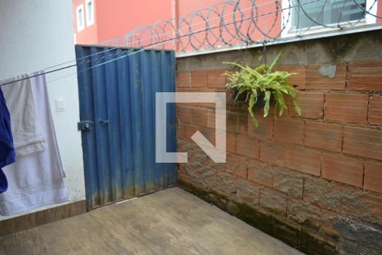 Área Externa de casa à venda com 2 quartos, 240m² em Tropical, Contagem