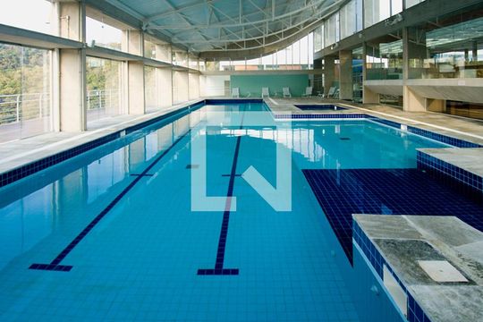 Área comum - Piscina de casa de condomínio à venda com 5 quartos, 370m² em Residencial Tres (tambore), Santana de Parnaíba