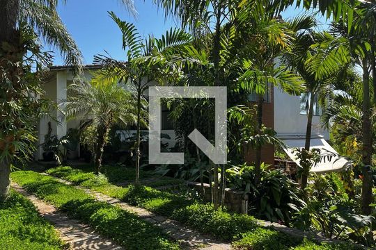Casa à venda com 4 quartos, 500m² em Itanhangá, Rio de Janeiro