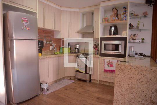  Cozinha de casa para alugar com 4 quartos, 240m² em Harmonia, Canoas