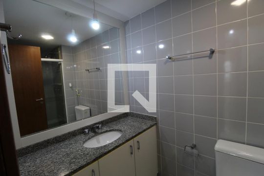 Banheiro do corredor de apartamento à venda com 2 quartos, 82m² em Barra da Tijuca, Rio de Janeiro