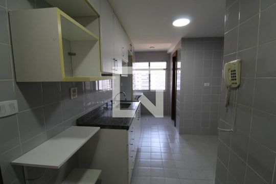 Cozinha de apartamento à venda com 2 quartos, 82m² em Barra da Tijuca, Rio de Janeiro