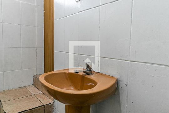 Banheiro de casa para alugar com 1 quarto, 80m² em Penha de França, São Paulo