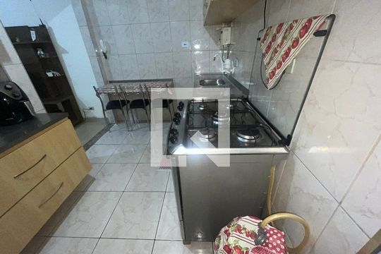 Cozinha 1 de casa à venda com 5 quartos, 200m² em Burgo Paulista, São Paulo