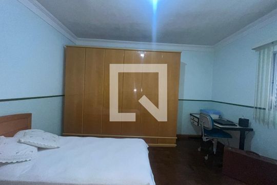 Quarto 1 de casa à venda com 5 quartos, 200m² em Burgo Paulista, São Paulo