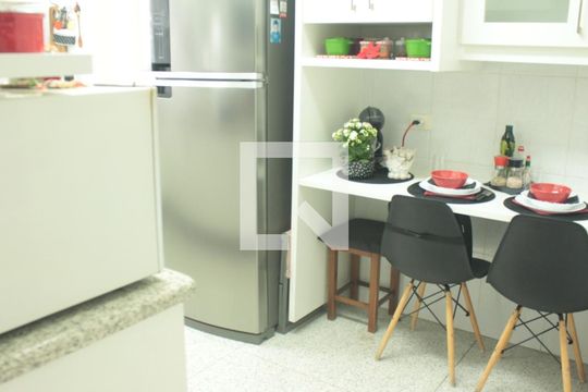 Cozinha de apartamento para alugar com 4 quartos, 148m² em Vila Suzana, São Paulo
