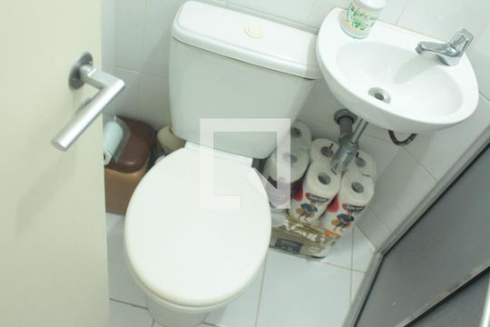 Banheiro da Suíte 1 de apartamento para alugar com 4 quartos, 148m² em Vila Suzana, São Paulo