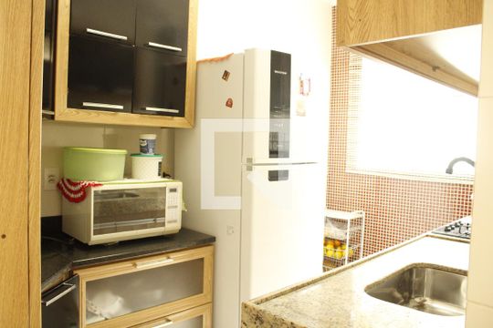 Cozinha  de apartamento à venda com 3 quartos, 73m² em Ressaca, Contagem