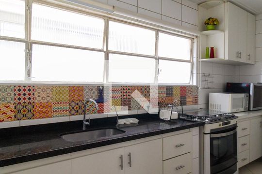 Cozinha de apartamento à venda com 3 quartos, 125m² em Cerqueira César, São Paulo