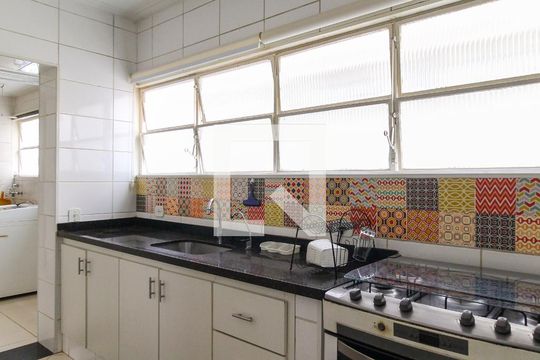 Cozinha de apartamento à venda com 3 quartos, 125m² em Cerqueira César, São Paulo