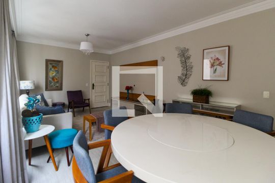 Sala de apartamento à venda com 3 quartos, 125m² em Cerqueira César, São Paulo