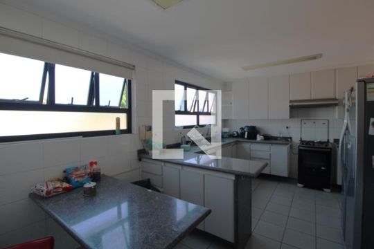 Cozinha de casa de condomínio à venda com 4 quartos, 350m² em Jardim Los Angeles, São Paulo