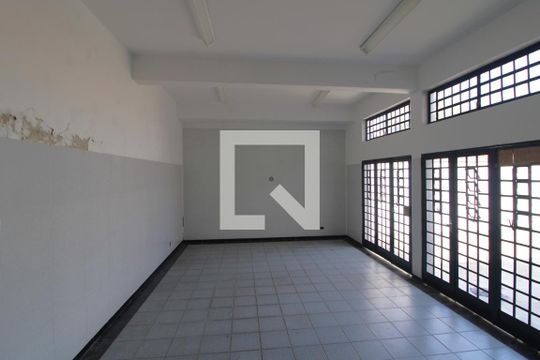 Salão de casa de condomínio à venda com 4 quartos, 350m² em Jardim Los Angeles, São Paulo