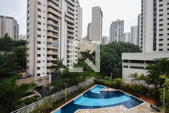 Vista de apartamento para alugar com 1 quarto, 50m² em Vila Suzana, São Paulo