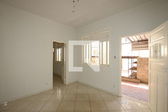 Sala de casa à venda com 2 quartos, 70m² em Irajá, Rio de Janeiro