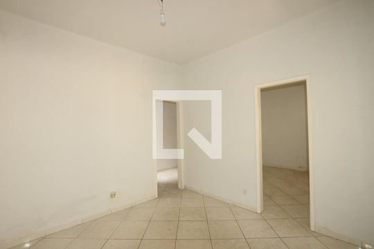Sala de casa à venda com 2 quartos, 70m² em Irajá, Rio de Janeiro