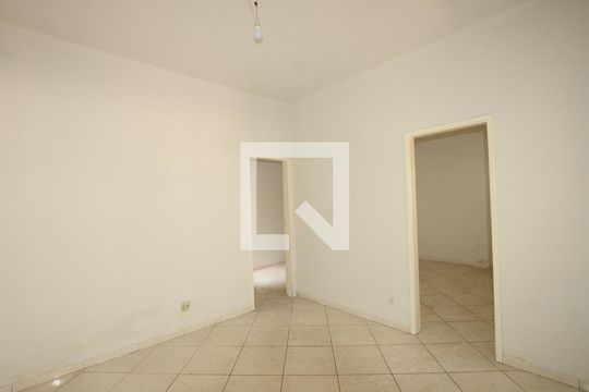 Sala de casa à venda com 2 quartos, 70m² em Irajá, Rio de Janeiro