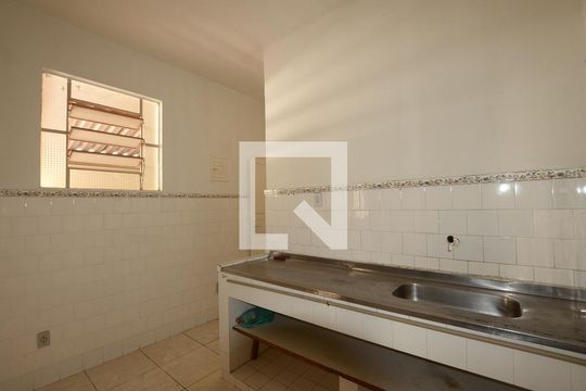Cozinha de casa à venda com 2 quartos, 70m² em Irajá, Rio de Janeiro