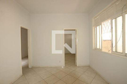 Sala de casa à venda com 2 quartos, 70m² em Irajá, Rio de Janeiro