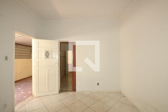 Sala de casa à venda com 2 quartos, 70m² em Irajá, Rio de Janeiro