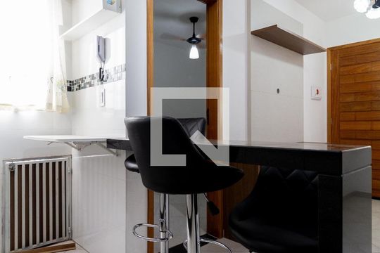 Cozinha de apartamento para alugar com 2 quartos, 40m² em Penha de França, São Paulo