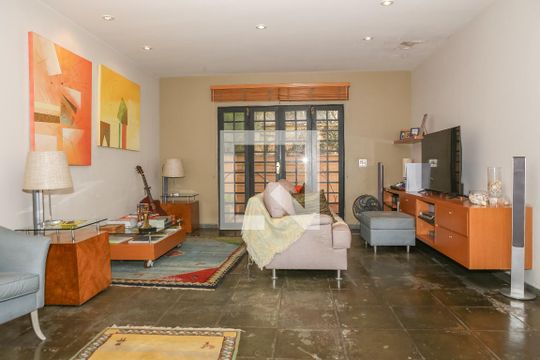 Sala de casa à venda com 3 quartos, 239m² em Vila Ipojuca, São Paulo
