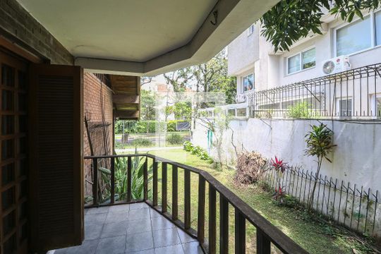 Sala de casa à venda com 5 quartos, 329m² em Tristeza, Porto Alegre