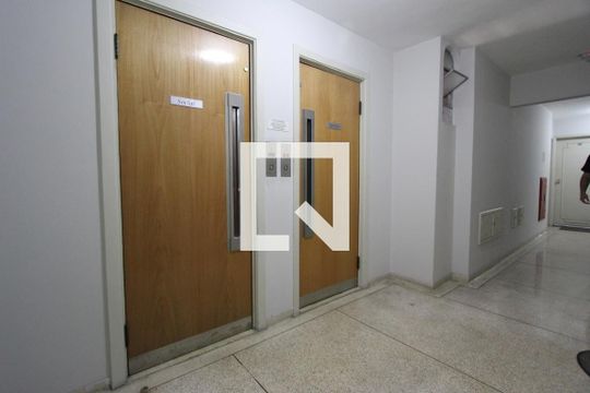 Hall de entrada de apartamento para alugar com 1 quarto, 47m² em Mooca, São Paulo