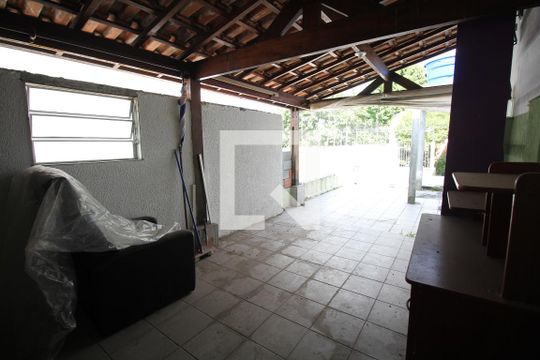 Área externa de casa à venda com 4 quartos, 250m² em Jardim da Glória, São Paulo