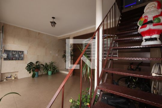 Garagem de casa à venda com 5 quartos, 160m² em Vila Ivone, São Paulo