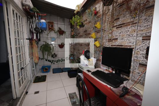 Quintal de casa à venda com 5 quartos, 160m² em Vila Ivone, São Paulo