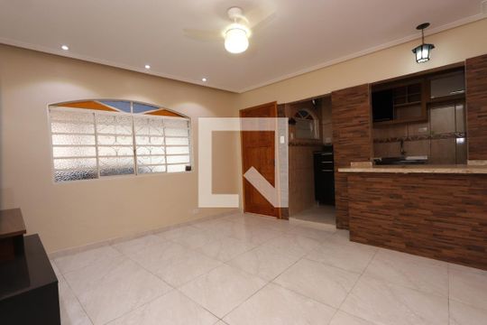 Casa à venda com 5 quartos, 160m² em Vila Ivone, São Paulo