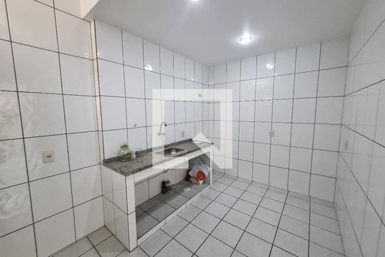 Cozinha de casa para alugar com 1 quarto, 33m² em Vila Kosmos, Rio de Janeiro