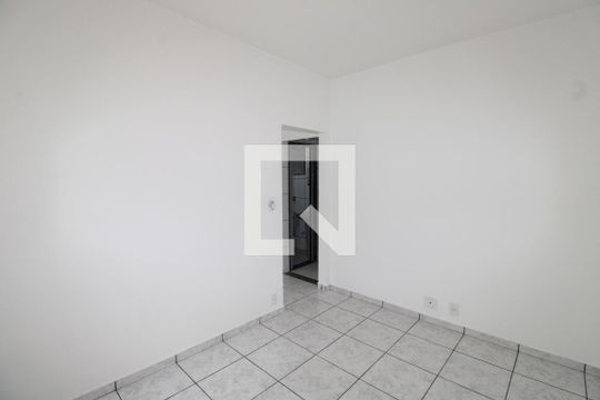 Quarto de casa para alugar com 1 quarto, 33m² em Vila Kosmos, Rio de Janeiro