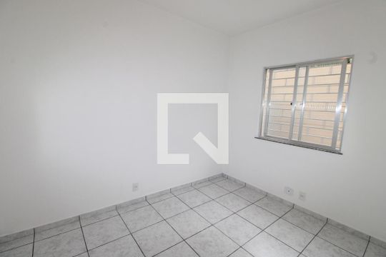 Quarto de casa para alugar com 1 quarto, 33m² em Vila Kosmos, Rio de Janeiro