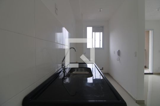 Cozinha de apartamento para alugar com 2 quartos, 40m² em Jardim Prudência, São Paulo