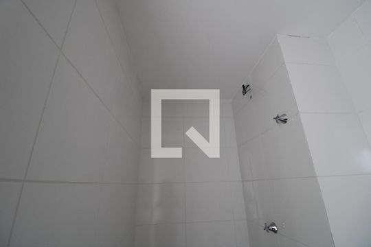 Área do chuveiro de apartamento para alugar com 2 quartos, 40m² em Jardim Prudência, São Paulo