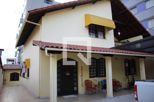Quintal de casa à venda com 5 quartos, 420m² em Eldorado, Contagem