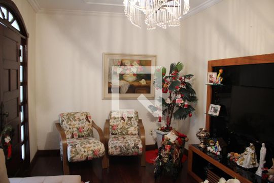 Sala de casa à venda com 5 quartos, 420m² em Eldorado, Contagem